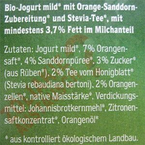 Bio-Joghurt mit Orange-Sanddorn-Zubereitung und Stevia-Tee